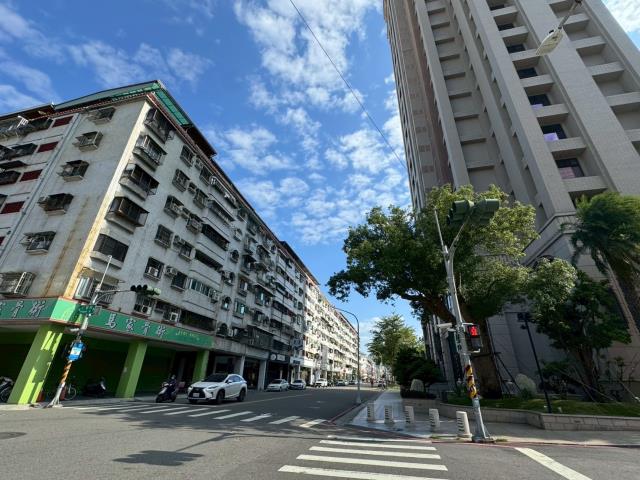 高雄苓雅法拍華廈-1